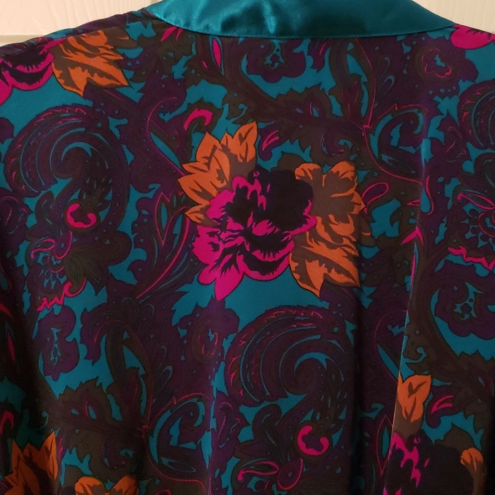 Victoria's Secret Robe - Picture 3 of 3